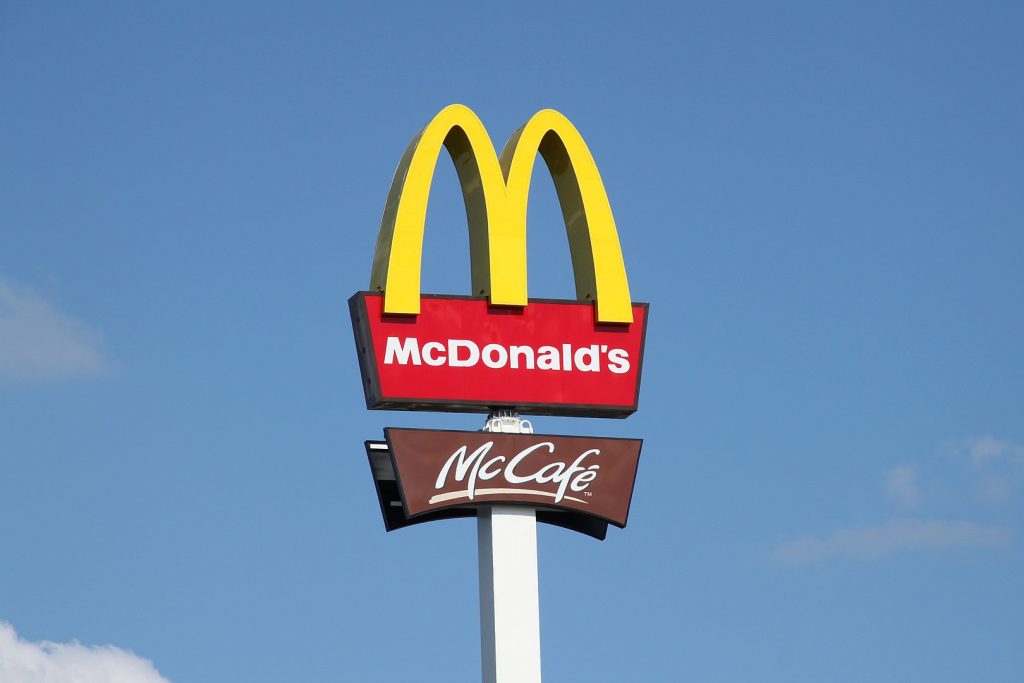 1620px McDonalds logo Targowek