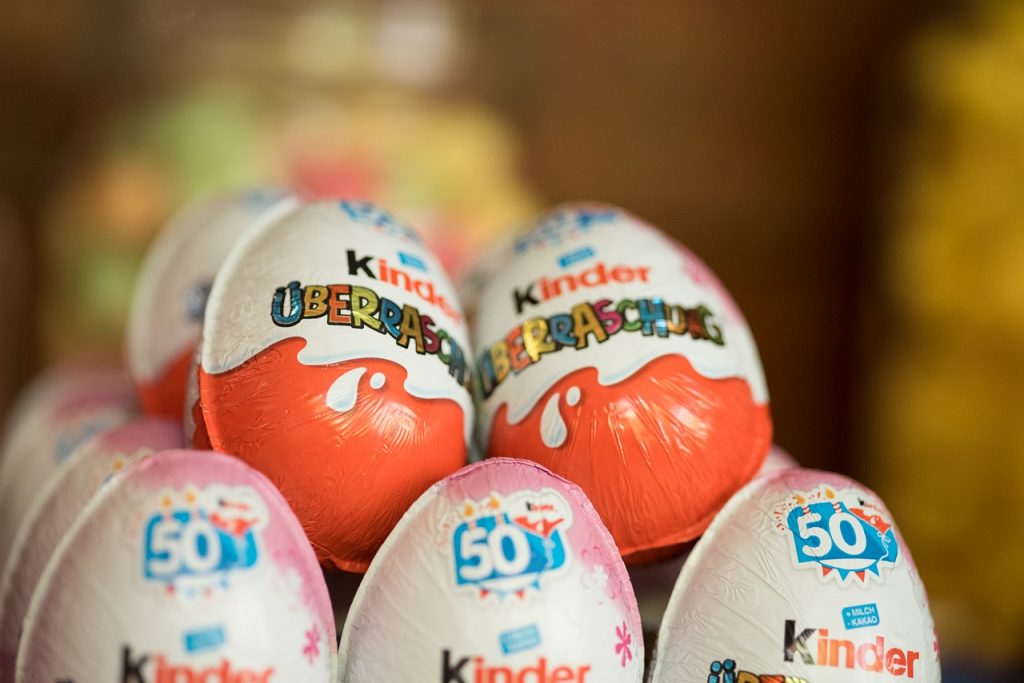 kinder surprise 3696514 1280